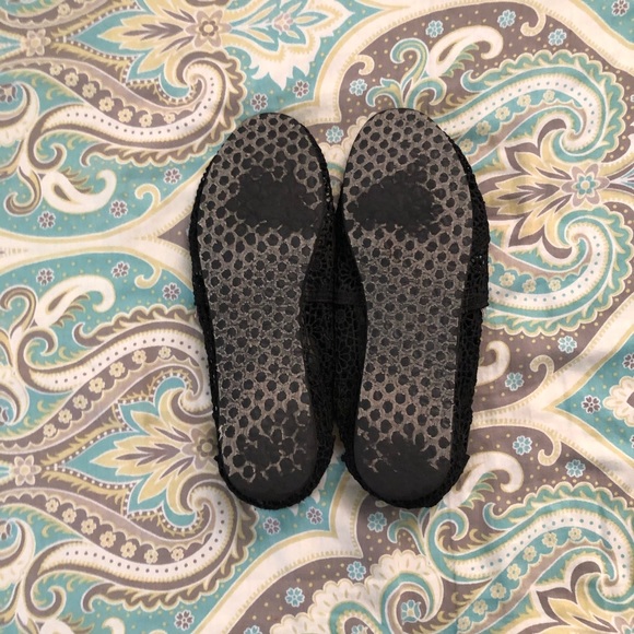 TOMS Black Lace Vans - Picture 3 of 4